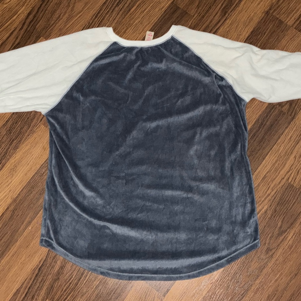 Comfy Justice Sweatshirt - Picture 3 of 3